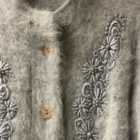 Vintage Lee Sands Angora Cardigan–Pearl Beaded Floral Embroidery–Made in Korea - Picture 4 of 16